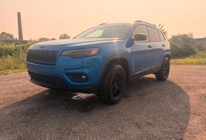 2 inch Lifted 2022 Jeep Cherokee AWD