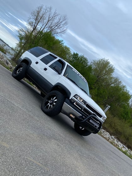 2 inch Lifted 2005 Chevy Suburban 1500 4WD