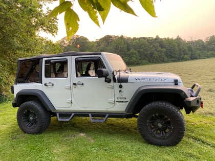 2.5 inch Lifted 2013 Jeep Wrangler JK Unlimited 4WD