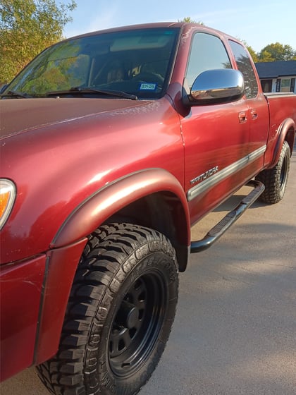 2.5 inch Lifted 2005 Toyota Tundra RWD