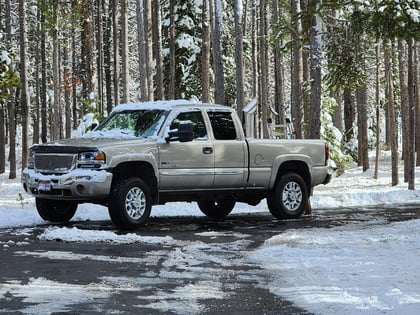 2 inch Lifted 2003 GMC Sierra 2500 HD 4WD