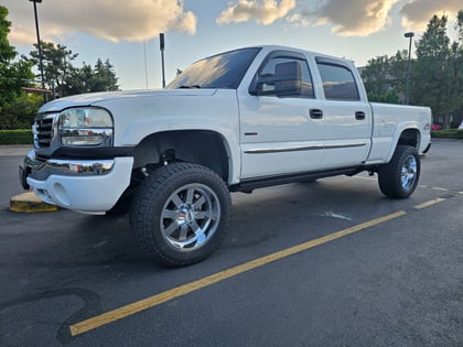 3 Inch Lifted 2005 GMC Sierra 2500 HD 4WD