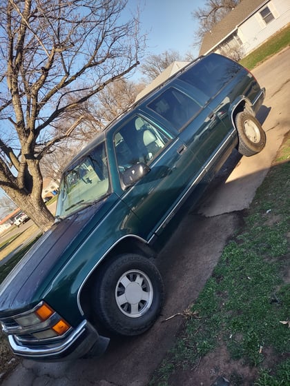 4 Inch Lifted 1997 Chevy C1500 Suburban RWD