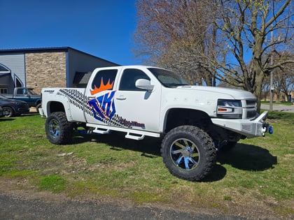 7.5 Inch Lifted 2014 Chevy Silverado 2500 HD 4WD