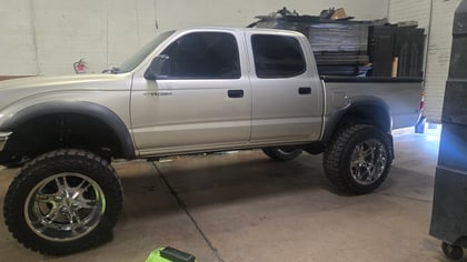 7.5 Inch Lifted 2004 Toyota Tacoma RWD