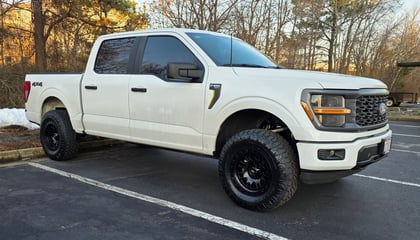 2 inch Lifted 2024 Ford F-150 4WD