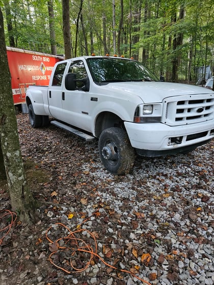 2.5 inch Lifted 2004 Ford F-350 Super Duty 4WD