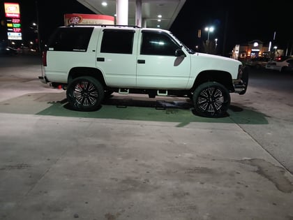 7 Inch Lifted 1998 Chevy Tahoe 4WD
