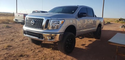 6 Inch Lifted 2018 Nissan TITAN 4WD