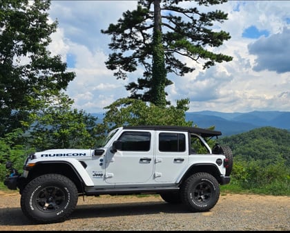 2.5 inch Lifted 2022 Jeep Wrangler Unlimited Rubicon 4xe 4WD