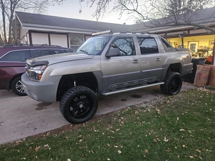 6 Inch Lifted 2002 Chevy Avalanche 1500 4WD