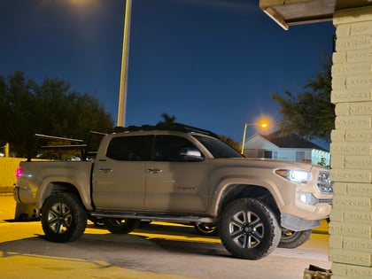 3.5 Inch Lifted 2017 Toyota Tacoma 4WD