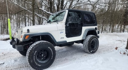 4 Inch Lifted 1998 Jeep Wrangler 4WD