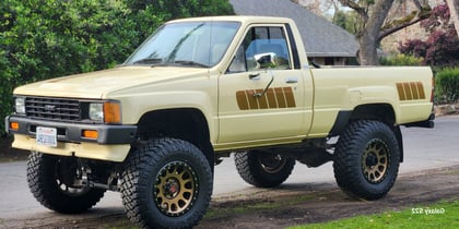 5 Inch Lifted 1986 Toyota Pickup 4WD