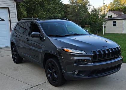 2 inch Lifted 2016 Jeep Cherokee AWD