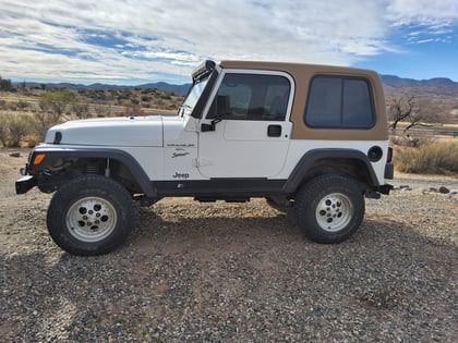2.5 inch Lifted 1999 Jeep Wrangler 4WD