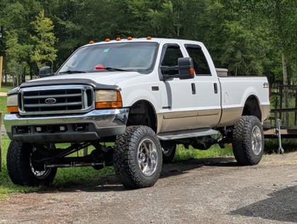 7.5 Inch Lifted 2001 Ford F-350 Super Duty 4WD