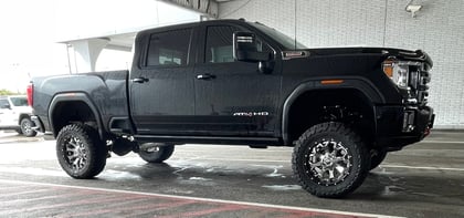 7 Inch Lifted 2023 GMC Sierra 2500 HD 4WD