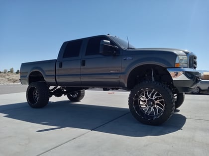 7.5 Inch Lifted 2002 Ford F-350 Super Duty 4WD