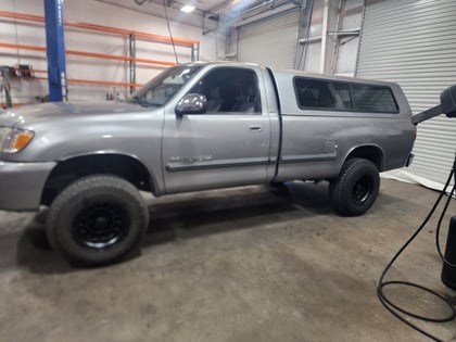 2.5 inch Lifted 2004 Toyota Tundra 4WD