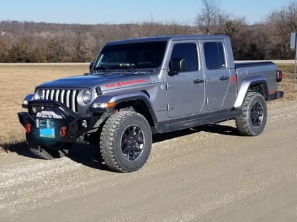 2.5 inch Lifted 2020 Jeep Gladiator 4WD
