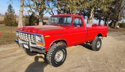4 Inch Lifted 1979 Ford F-250 4WD
