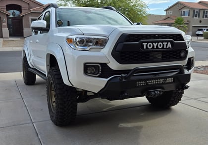2.5 inch Lifted 2020 Toyota Tacoma 4WD