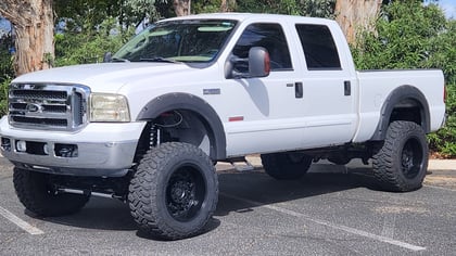 6 Inch Lifted 2005 Ford F-350 Super Duty