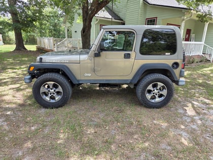 3 Inch Lifted 2004 Jeep Wrangler Rubicon
