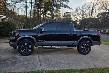 3 Inch Lifted 2021 Nissan TITAN 4WD
