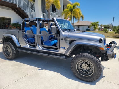 3.5 Inch Lifted 2020 Jeep Gladiator JT 4WD