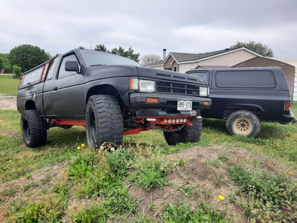 2 inch Lifted 1989 Nissan D21 Hardbody Pickup 4WD
