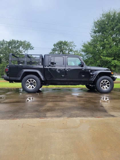2.5 inch Lifted 2021 Jeep Gladiator JT 4WD