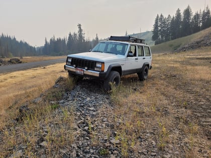 1.5 inch Lifted 1989 Jeep Cherokee XJ 4WD