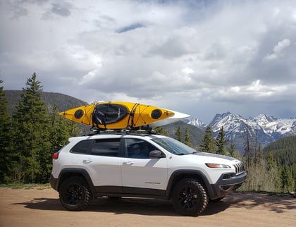 2 inch Lifted 2017 Jeep Cherokee KL 4WD