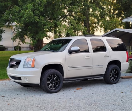 2 inch Lifted 2012 GMC Yukon 4WD