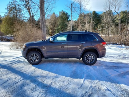 2.5 inch Lifted 2018 Jeep Grand Cherokee 4WD