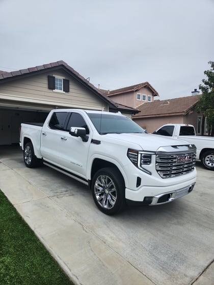2 inch Lifted 2023 GMC Sierra 1500 4WD