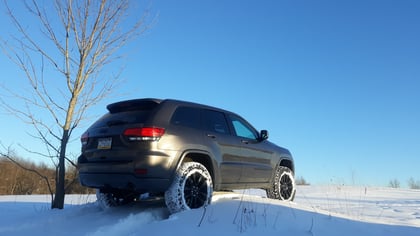 2.5 inch Lifted 2018 Jeep Grand Cherokee 4WD
