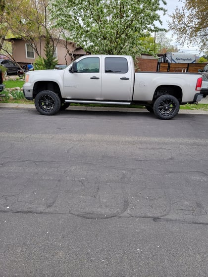 3 Inch Lifted 2008 GMC Sierra 2500 HD 4WD