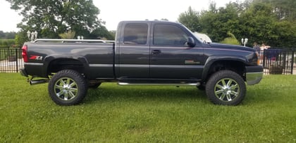 3 Inch Lifted 2003 Chevy Silverado 2500 HD 4WD