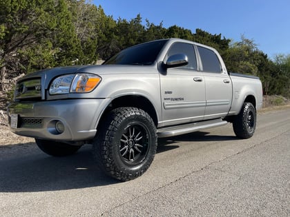 2.5 inch Lifted 2006 Toyota Tundra 2WD
