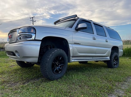 6 Inch Lifted 2005 GMC Yukon XL 1500 4WD