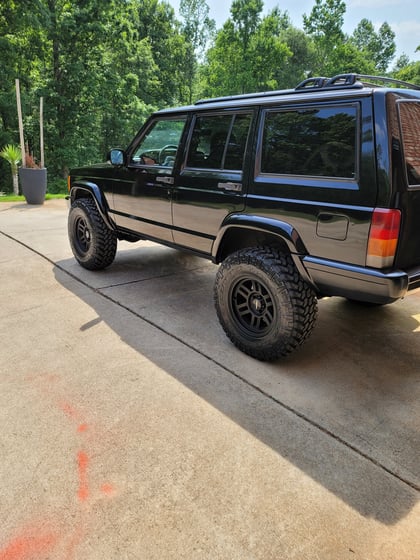 3 Inch Lifted 2000 Jeep Cherokee XJ 4WD
