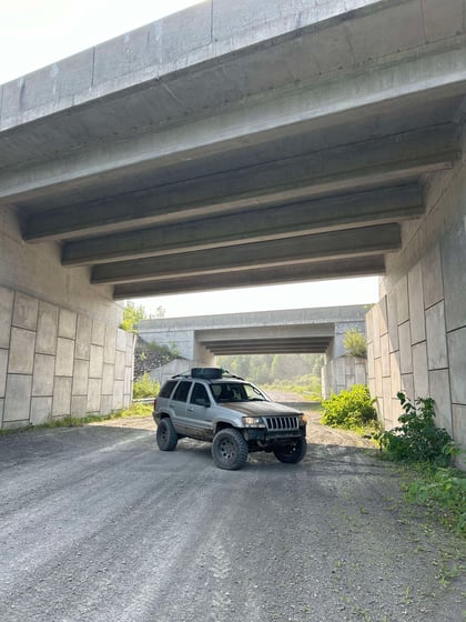 4 Inch Lifted 2004 Jeep Grand Cherokee AWD