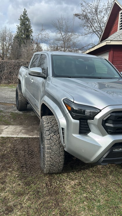 2 inch Lifted 2024 Toyota Tacoma