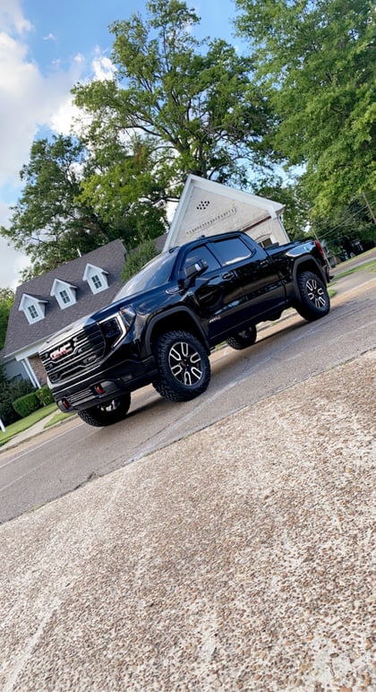 2 inch Lifted 2022 GMC Sierra 1500 4WD