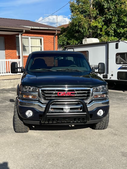 2.5 inch Lifted 2005 GMC Sierra 1500 4WD