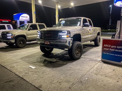 6 Inch Lifted 2001 GMC Sierra 1500 4WD
