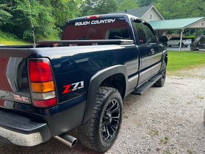 2.5 inch Lifted 2005 GMC Sierra 1500 4WD